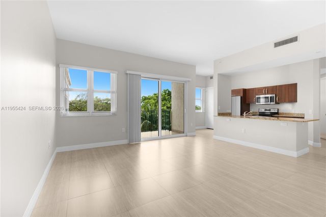 20000 E Country Club Drive 402, Aventura, FL 33180