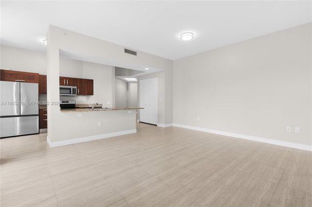 20000 E Country Club Drive 402, Aventura, FL 33180
