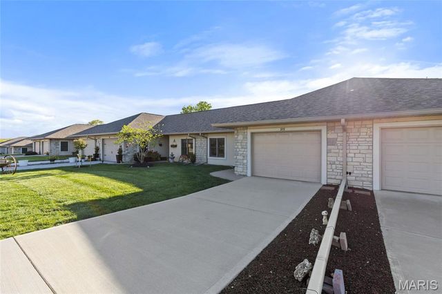 915 Pine Avenue, Warrenton, MO 63383