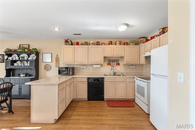 915 Pine Avenue, Warrenton, MO 63383