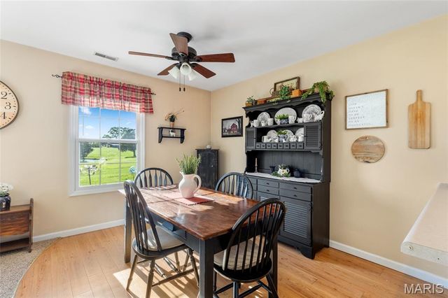 915 Pine Avenue, Warrenton, MO 63383