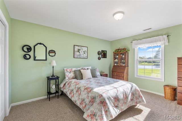 915 Pine Avenue, Warrenton, MO 63383