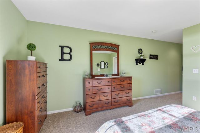 915 Pine Avenue, Warrenton, MO 63383