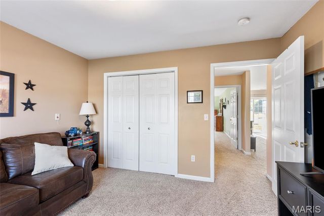 915 Pine Avenue, Warrenton, MO 63383