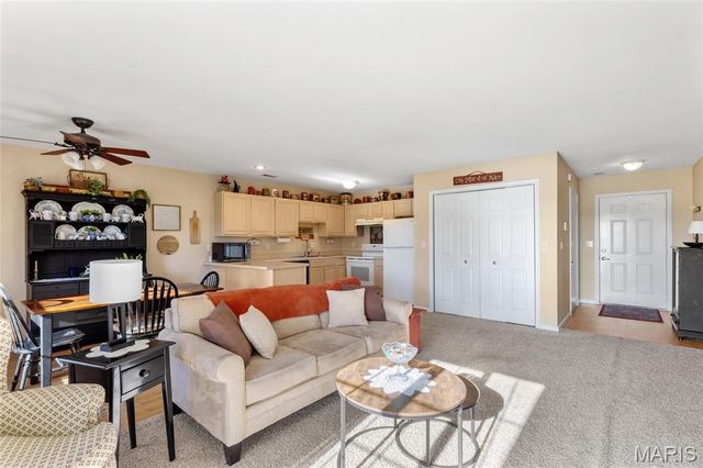 915 Pine Avenue, Warrenton, MO 63383
