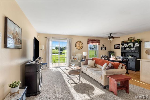 915 Pine Avenue, Warrenton, MO 63383