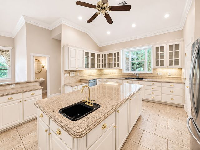 1917 Elmwood Avenue, Corsicana, TX 75110