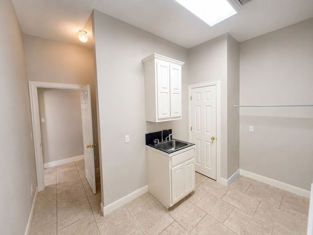 1917 Elmwood Avenue, Corsicana, TX 75110