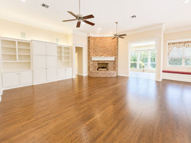 1917 Elmwood Avenue, Corsicana, TX 75110