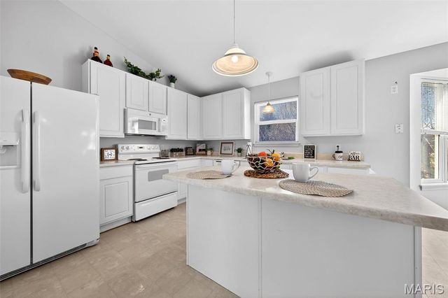 940 Hampshire Heath Drive, Dardenne Prairie, MO 63368