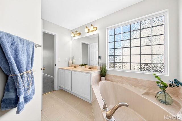 940 Hampshire Heath Drive, Dardenne Prairie, MO 63368