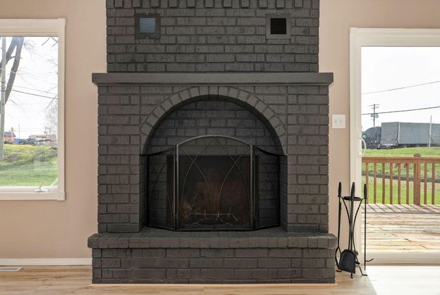 2268 E Parkwood Street, Springfield, MO 65803