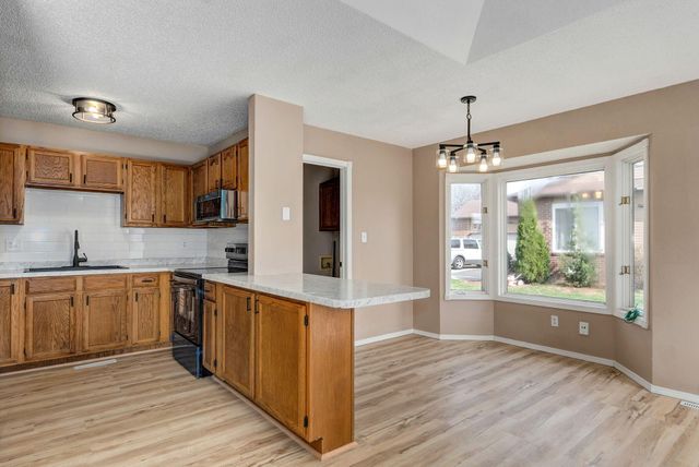 2268 E Parkwood Street, Springfield, MO 65803