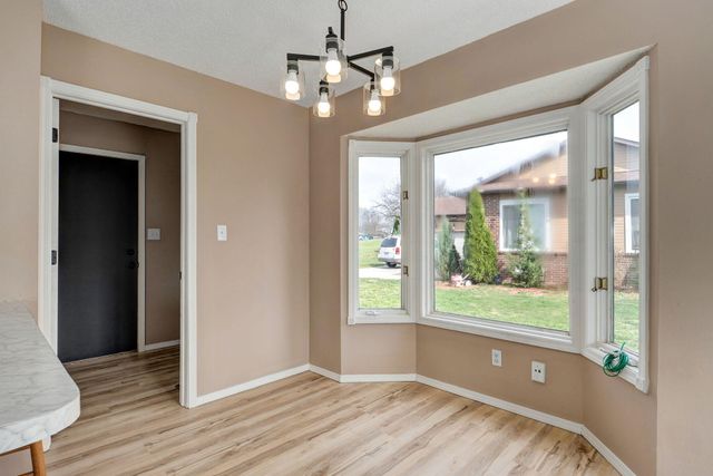 2268 E Parkwood Street, Springfield, MO 65803