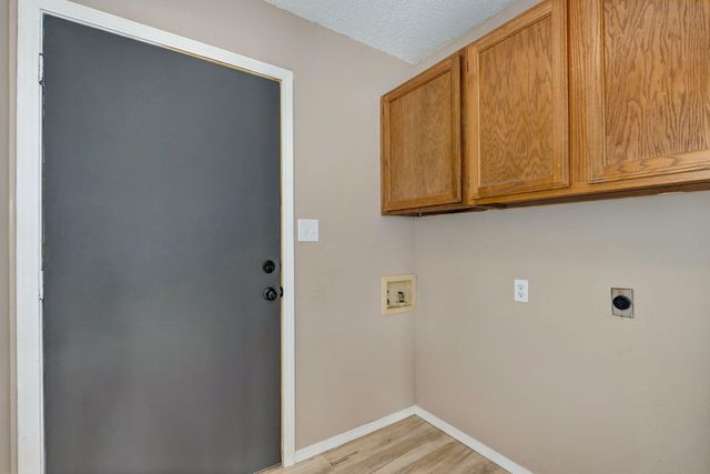 2268 E Parkwood Street, Springfield, MO 65803