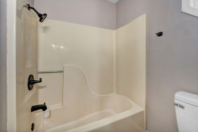 2268 E Parkwood Street, Springfield, MO 65803