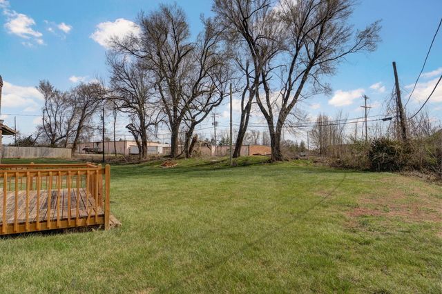 2268 E Parkwood Street, Springfield, MO 65803