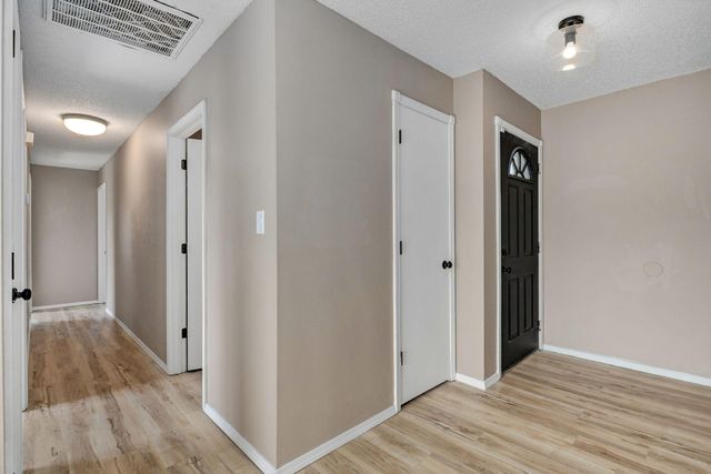 2268 E Parkwood Street, Springfield, MO 65803