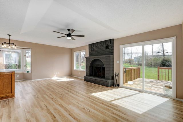 2268 E Parkwood Street, Springfield, MO 65803