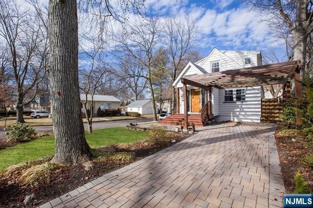 51 Day Avenue, Tenafly, NJ 07670