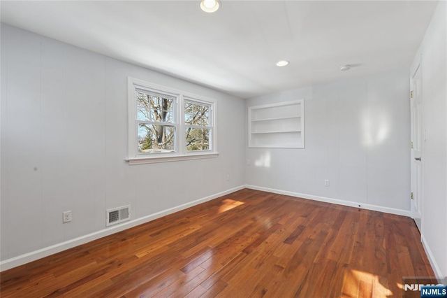 51 Day Avenue, Tenafly, NJ 07670