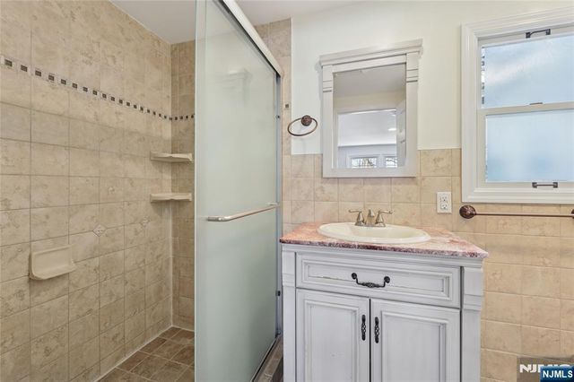 51 Day Avenue, Tenafly, NJ 07670