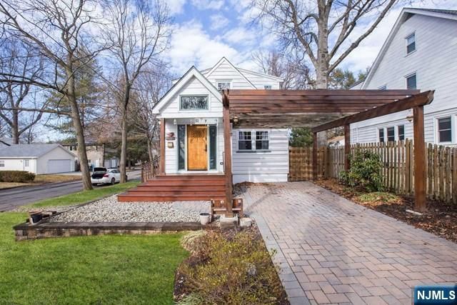 51 Day Avenue, Tenafly, NJ 07670