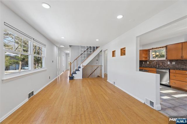 51 Day Avenue, Tenafly, NJ 07670