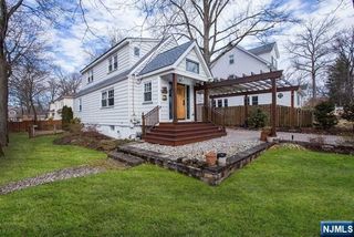 51 Day Avenue, Tenafly, NJ 07670