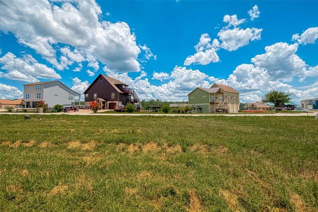 68 Cypress Bend, Huntsville, TX 77340