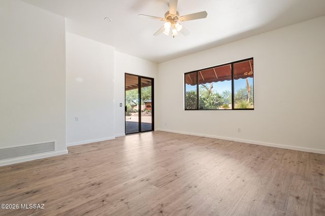 8756 E Bear Paw Place, Tucson, AZ 85749