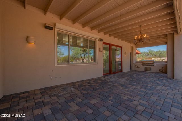 8756 E Bear Paw Place, Tucson, AZ 85749