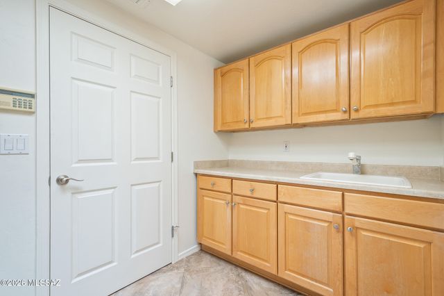 8756 E Bear Paw Place, Tucson, AZ 85749
