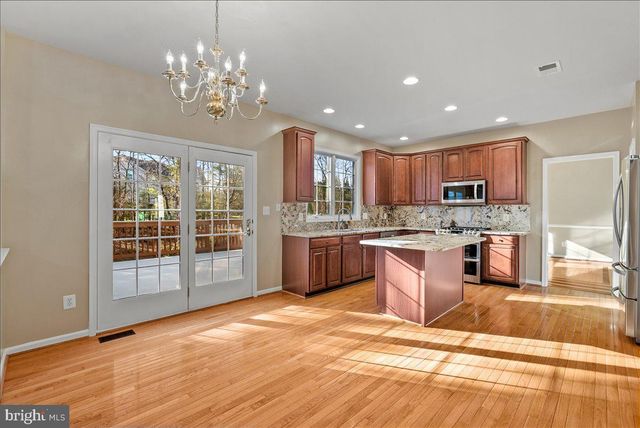 25413 BRADSHAW DR, Chantilly, VA 20152