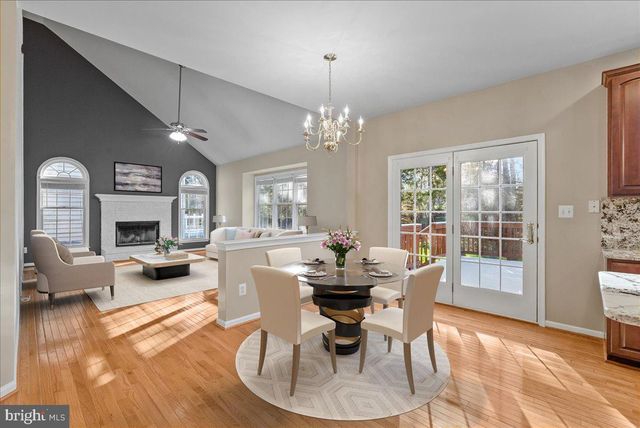 25413 BRADSHAW DR, Chantilly, VA 20152