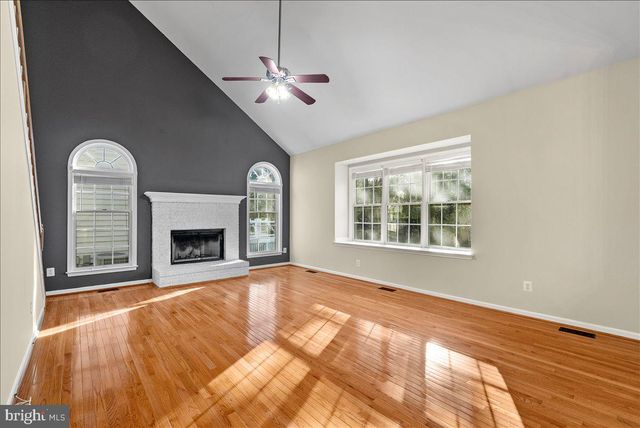 25413 BRADSHAW DR, Chantilly, VA 20152