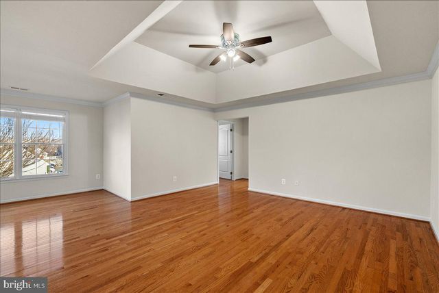 25413 BRADSHAW DR, Chantilly, VA 20152