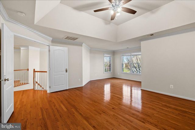 25413 BRADSHAW DR, Chantilly, VA 20152