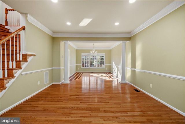 25413 BRADSHAW DR, Chantilly, VA 20152