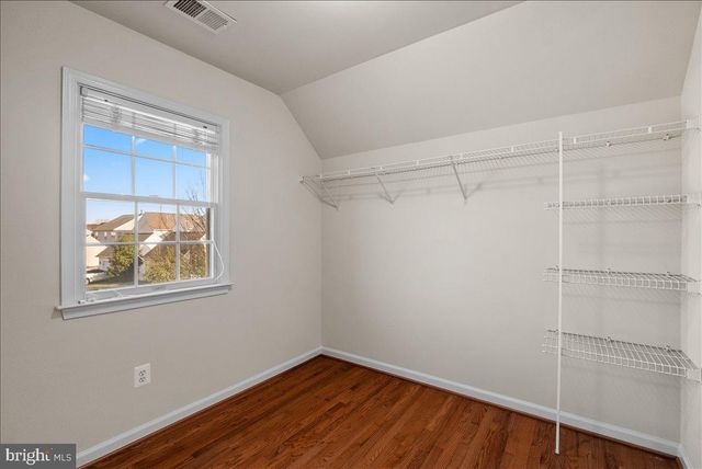 25413 BRADSHAW DR, Chantilly, VA 20152