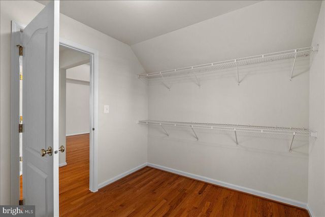 25413 BRADSHAW DR, Chantilly, VA 20152