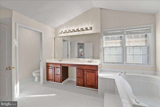 25413 BRADSHAW DR, Chantilly, VA 20152