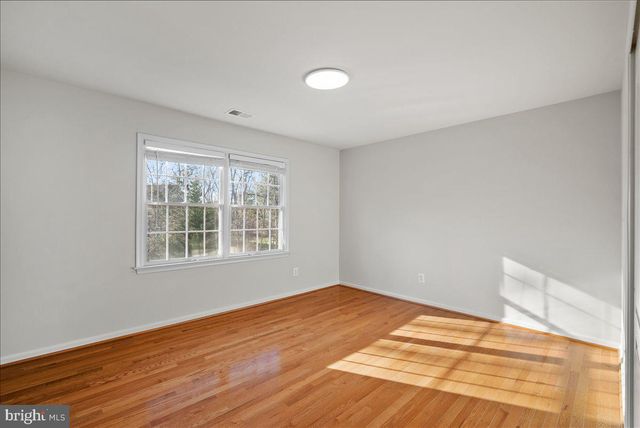 25413 BRADSHAW DR, Chantilly, VA 20152