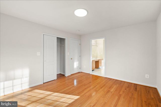 25413 BRADSHAW DR, Chantilly, VA 20152