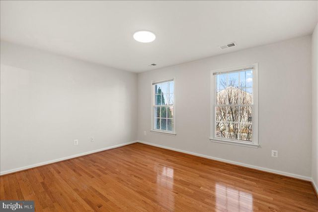 25413 BRADSHAW DR, Chantilly, VA 20152