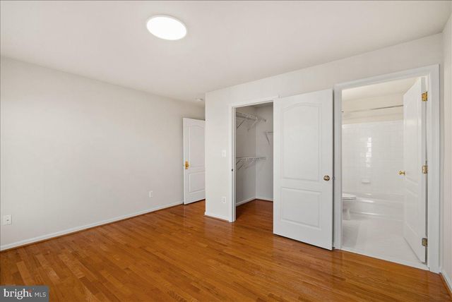 25413 BRADSHAW DR, Chantilly, VA 20152