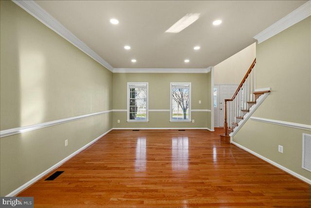 25413 BRADSHAW DR, Chantilly, VA 20152