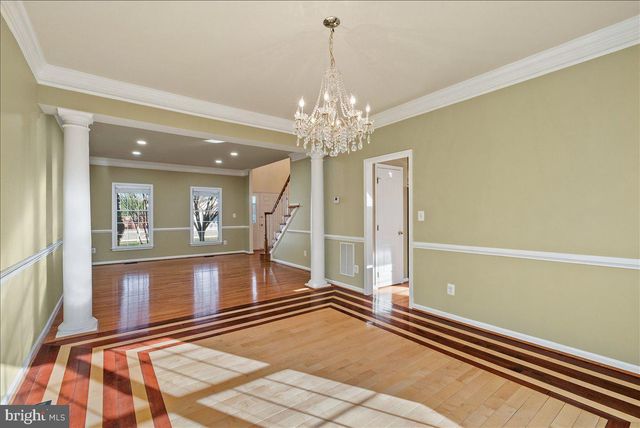 25413 BRADSHAW DR, Chantilly, VA 20152