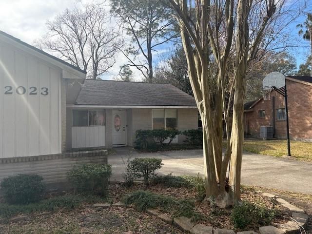 2023 Westlake Road, Houston, TX 77062