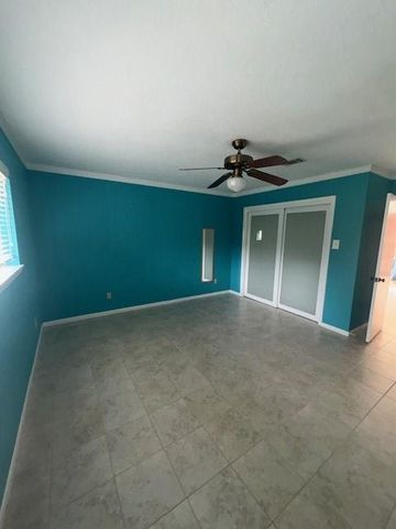 2023 Westlake Road, Houston, TX 77062